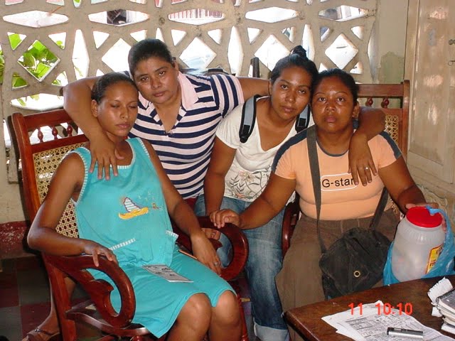 Trabajadoras de La Barba del Mono, reclaman liquidacion